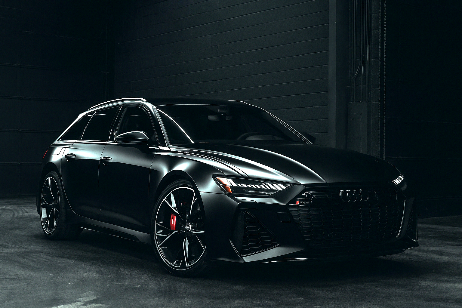 Audi RS6 Performance – Luxury Super Wagon Rental